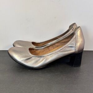 Clarks Metallic Leather Block Heel Pumps Sz 11 Comfort Classic